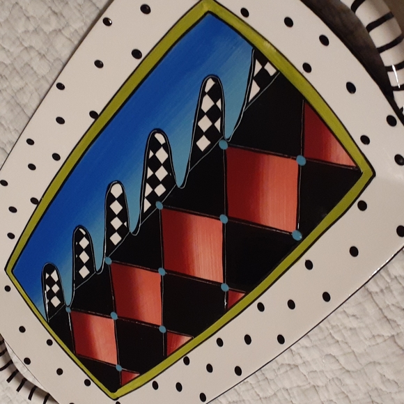 Carnival Hand Painted Alice in Wonderland Jewelry Tray & Vase - Picture 4 of 12